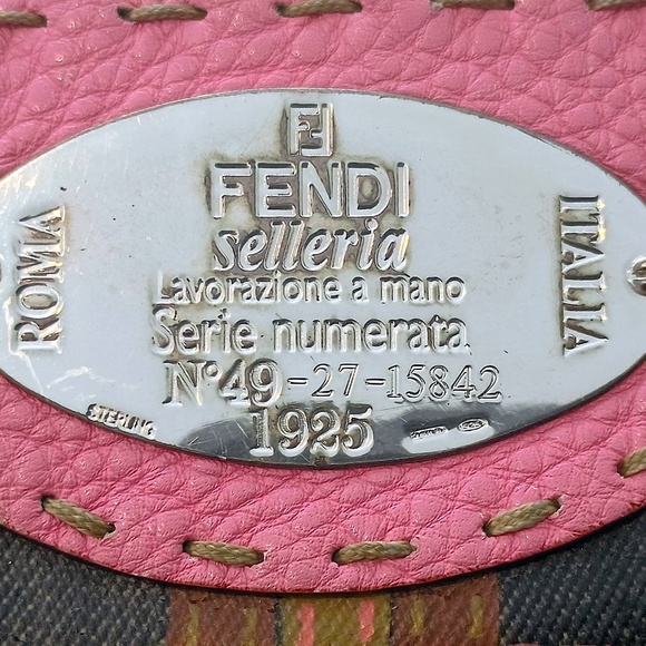 UNIQUE VERY RARE VINTAGE PINK FENDI SELLERIA SPALMATI MESSENGER/CROSS BODY BAG. - Picture 12 of 16